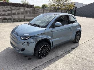 damaged passenger cars Fiat 500E 42KWH 2022/1