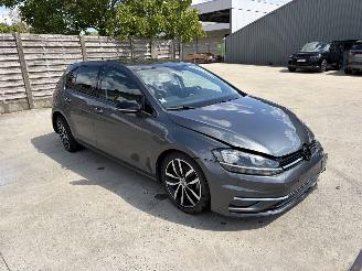 Vaurioauto  passenger cars Volkswagen Golf 1.5 TSI - 16V TURBO 2020/7