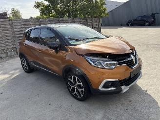 Unfallwagen Renault Captur 1.3i - 16V TURBO TCE 130 2019/5