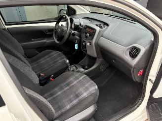 Peugeot 108 1.0 e-VTi Active 5 deurs | Airco LED Mistlampen picture 14