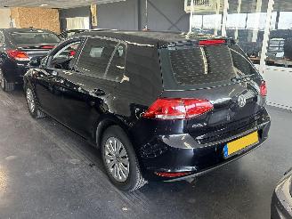 Unfallwagen Volkswagen Golf 1.6TDI DSG NAP 2014/1