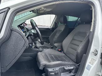 Volkswagen Golf 1.5TSI R-Line picture 11