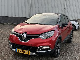 Vaurioauto  passenger cars Renault Captur 1.2 TCe Helly Hansen AUTOMAAT NAP 2015/2