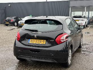 Peugeot 208 1.2 VTi Blue Lease picture 3