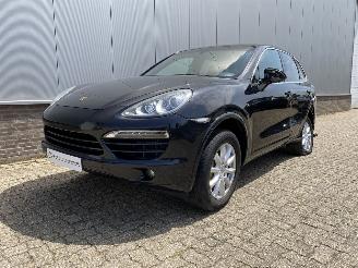 Unfallwagen Porsche Cayenne 3.0 D Panoramadak , Bose , Navi , Camera , Luchtvering 2012/3