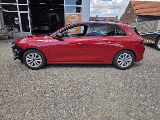 Opel Astra 1.2 5 DRS  ZEER MOOIE AUTO picture 2