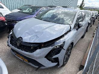 krockskadad bil auto Renault Clio 1.0 Tce 90 GPF Techno NAP 2024/9