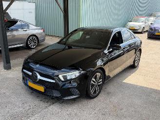 skadebil auto Mercedes A-klasse Sedan Automaat Sfeerverlichting Nap 2021/4