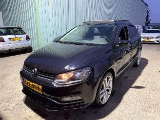 Damaged car Volkswagen Polo 1.2 TSI Highline Pano Stoelverwarming 2014/9