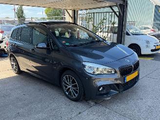 krockskadad bil auto BMW 2-serie 220i M PERFORMANCE PANO XENON 7 PERSOONS 2016/11