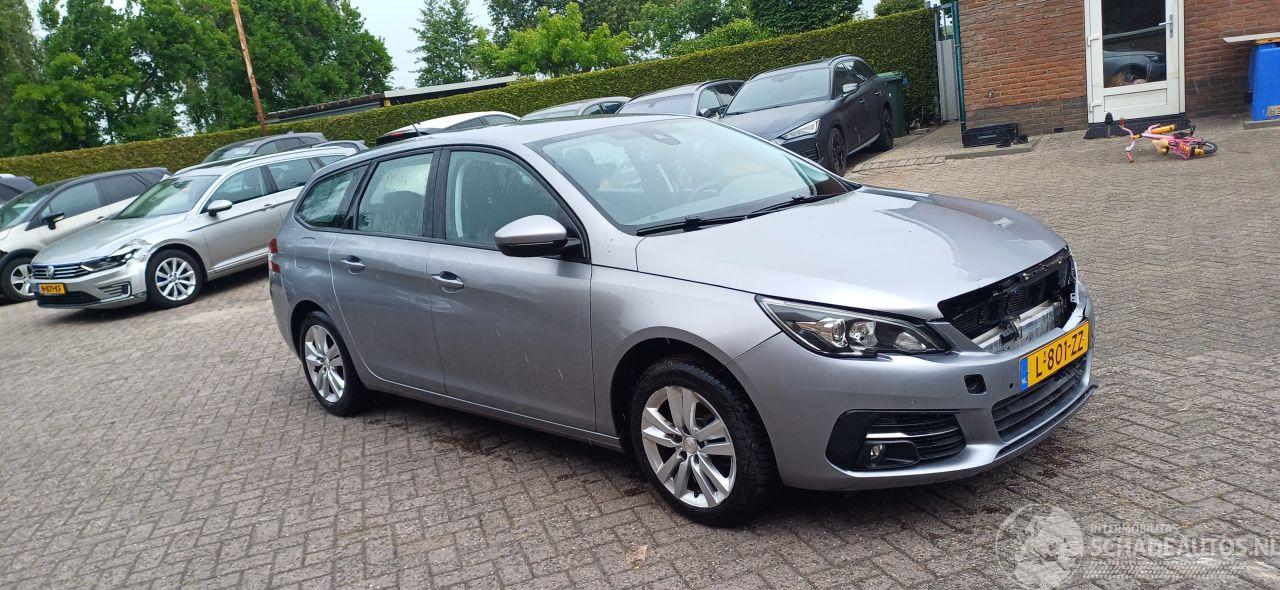 Peugeot 308 1.2i 5drs 110pk navi