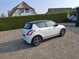 krockskadad bil auto Suzuki Swift 1.2i  5drs  airco 2013/4