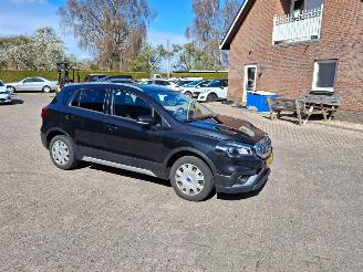 Schadeauto Suzuki S-Cross 1.0i  82kw  airco navi 2020/6