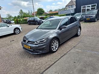 Damaged car Volkswagen Golf 1.5 tsi 110kw automaat navi 2019/12