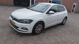 Schadeauto Volkswagen Polo 1.0 tsi  70kw  5drs airco navi 2019/9