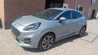 Vaurioauto  passenger cars Ford Puma 1.0 hybrid  125pk  titanium   navi 2021/7