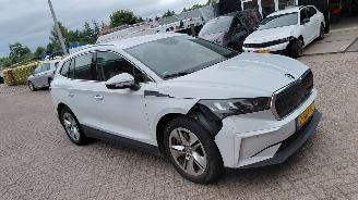 uszkodzony samochody osobowe Skoda Enyaq 204pk   clima navi    80kw accu 2022/2
