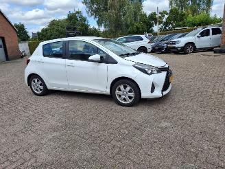 krockskadad bil auto Toyota Yaris 1.5 hybrid navi  clima 2016/6