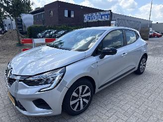 Schadeauto Renault Clio 1.0 90 EQUILIBRE BOUWJAAR 2023  67945 KM VASTE PRIJS 8150 EURO 2023/4