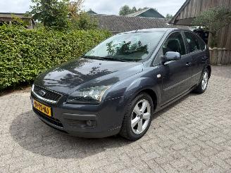 skadebil auto Ford Focus 1.6 AUTOMAAT KM NAP AIRCO 2007/1