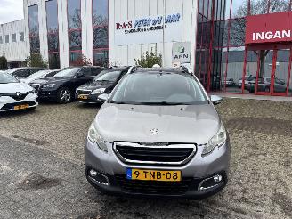 Schadeauto Peugeot 2008 1.2 VTI ACTIVE PACK AUTOMAAT RIJDBARE SCHADE 2014/1