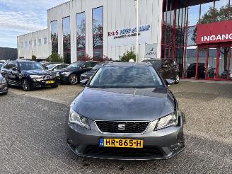 Schadeauto Seat Leon ST1.6 TDI STYLE CONNEC 2016/1