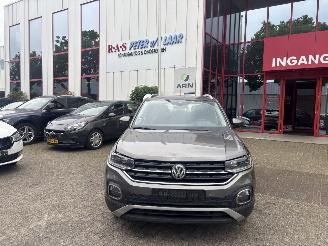 Schadeauto Volkswagen T-Cross 1.0 TSI STYLE 2020/3