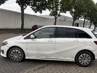 Mercedes B-klasse 220 picture 2