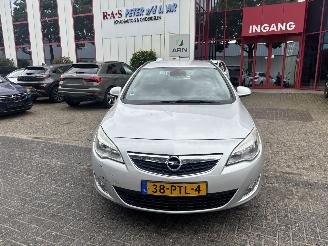 uszkodzony samochody osobowe Opel Astra SPORTS TOURER 1.4 T EDITION 2011/3