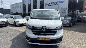 krockskadad bil auto Renault Trafic 2.0 DCI 110 T27 L1H1 2022/5