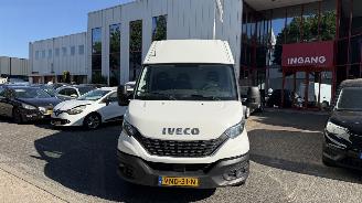 Coche accidentado Iveco Daily 3.0 TD 35S21V 3520L H2 AUTOMAAT 2021/11