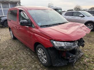 damaged passenger cars Volkswagen Caddy maxi 2.0 TDi 102 Pk   7 persoons 2025/4