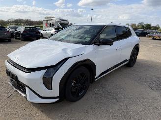 škoda osobní automobily Kia EV4 81 Kw/h. Elektro motor 150 Kw 2025/12