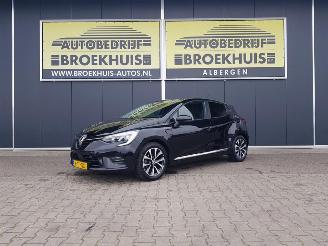 Vaurioauto  passenger cars Renault Clio 1.0 TCe Zen 2022/11