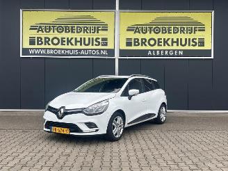 krockskadad bil auto Renault Clio Estate 0.9 TCe Zen 2017/5
