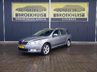 Vaurioauto  passenger cars Skoda Octavia Combi 1.4 TSI Greentech Elegance Business Line 2012/2