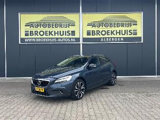 Coche accidentado Volvo V-40 Cross Country 1.5 T3 Polar+ Luxury 2019/1