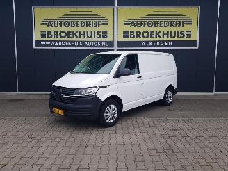 damaged commercial vehicles Volkswagen Transporter 2.0 TDI L1H1 26 2023/9