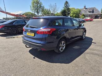 Voiture accidenté Ford Focus Wagon 1.6 EcoBoost 2012/2