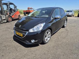 Peugeot 208 1.2 Vti picture 3