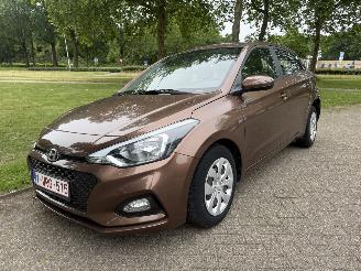 damaged passenger cars Hyundai I-20  2018/1