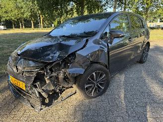 damaged passenger cars Toyota Verso 1.6 2018/1