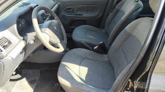 Renault Clio 1.2 comfort , 5-deurs , goed rijdend picture 9
