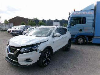 Vaurioauto  passenger cars Nissan Qashqai 1.2 Tekna - N-Connect 2018/4