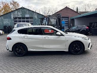 BMW 1-serie 120 1.5 TwinPower Turbo 12V Hatchback  Elektrisch Benzine 1.499cc 125kW (170pk) picture 6