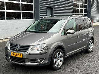 uszkodzony samochody osobowe Volkswagen Touran 1.4 16V TSI 140 MPV  Benzine 1.390cc 103kW (140pk) FWD 2010/5