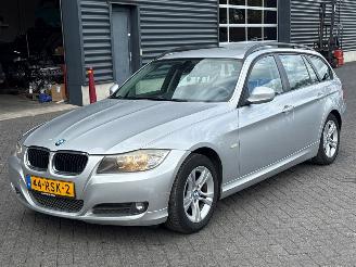 Unfallwagen BMW 3-serie 318d 16V Combi/o  Diesel 1.995cc 105kW (143pk) RWD 2009/4