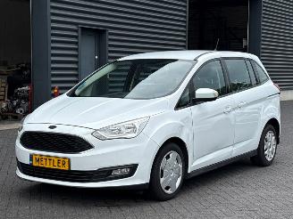 krockskadad bil auto Ford Grand C-Max 1.5 TDCi 95 16V MPV  Diesel 1.499cc 70kW (95pk) FWD 2017/9