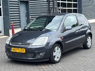 skadebil auto Ford Fiesta 1.3 Hatchback  Benzine 1.299cc 51kW (69pk) FWD 2006/11
