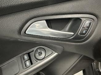 Ford Focus 1.0 Ti-VCT EcoBoost picture 17